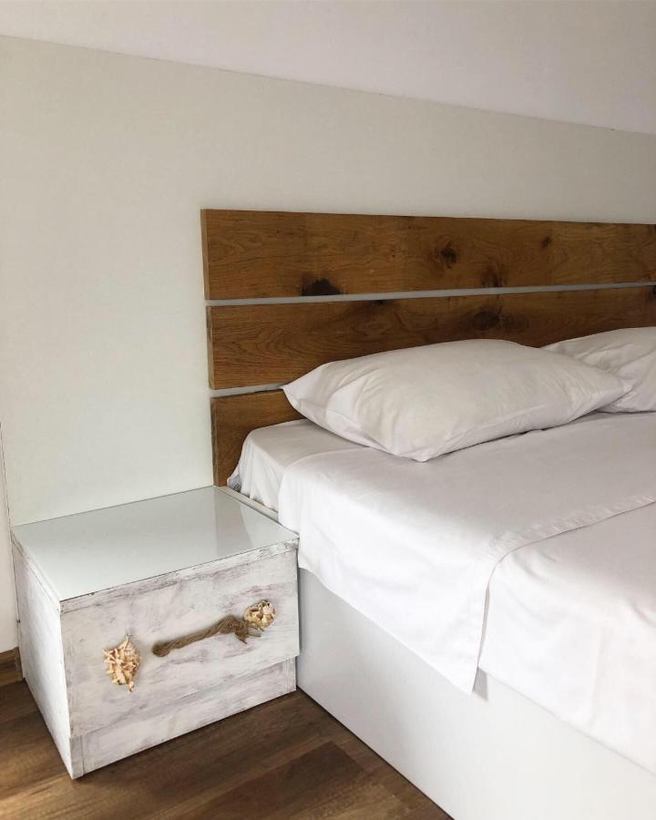 Casa Mediterana Două Mai Esterno foto