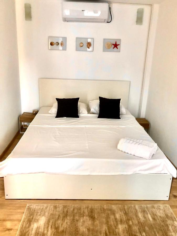 Casa Mediterana Două Mai Esterno foto