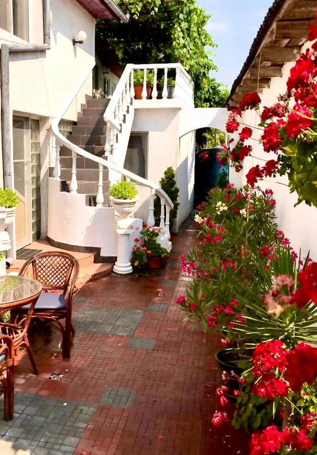 Casa Mediterana Două Mai Esterno foto