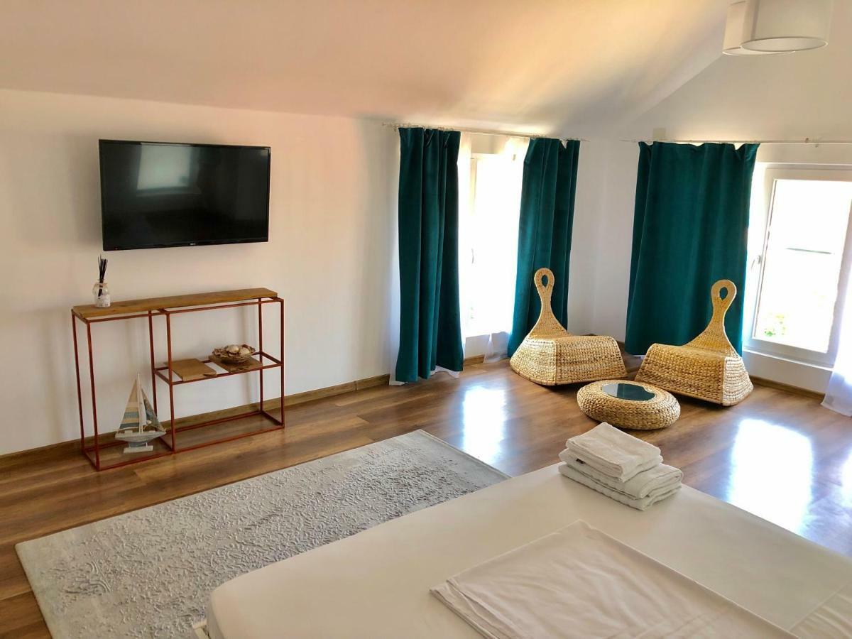 Casa Mediterana Două Mai Esterno foto